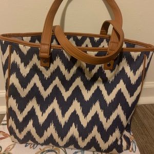 Chevron 31 tote bag